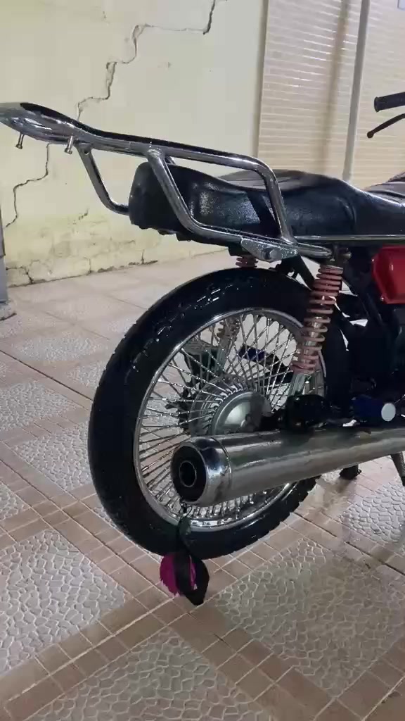 السلام عليكم طول راجل للبيع دراجه بالشرط 21 ولا فيس كامل دراجه وياله وياله ورا وقدامه دبلات يشتغلن موتور نظيفه موتور تقول نظيف نظيف ترى جدا محرك 21 كامل مطابق شاصي 21 سعر 250


**إذا كنت صاحب هذا الإعلان وتريد حذفه لأي سبب، رجاءا أرسل رسالة إلى الدعم الفني**