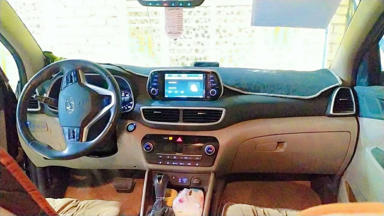 للبيع سيارة توسان امريكي لمتد  موديل ٢٠٢١ فول مواصفات ماعدى الفتحة تبديل بنيد الأمامي ماشية ٣١  
باسمي تحويل ثاني يوم  
*********** تلفون
