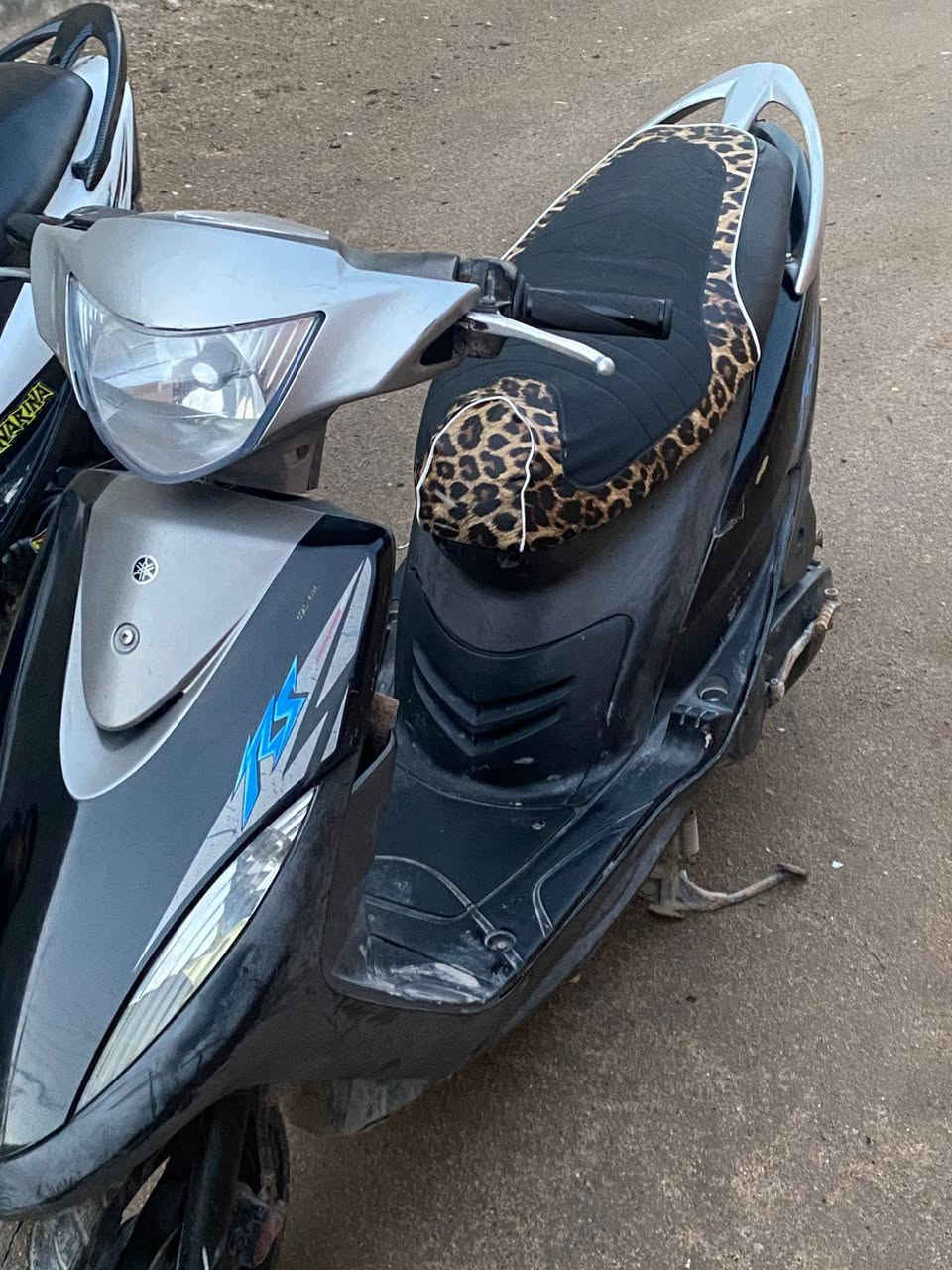 سلام عليكم ماكس عدله للبيع دراجه كلها بلاديه ومكفوله من طول للطول تجي وتشوف بعينك نضافه ونعومه مكينه السعر ٩٠٠ وبيها مجال العنوان بصره كرمه علي ***********.
