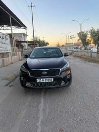 سورنتو امريكي 4 سلندر قطعتين بدون اير باك للبيع 160 بيها  مجال 0772241...