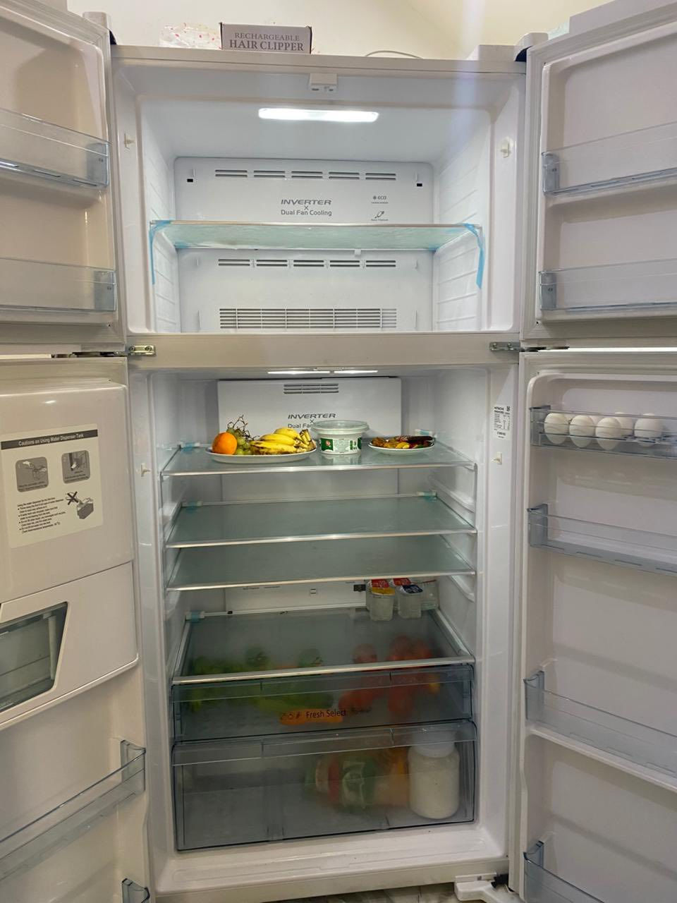 سلام عليكم ثلاجه جديده مستخدمه ٦ اشهر  سعرهه ٨٠٠ سبب البيع محتاج ***********
