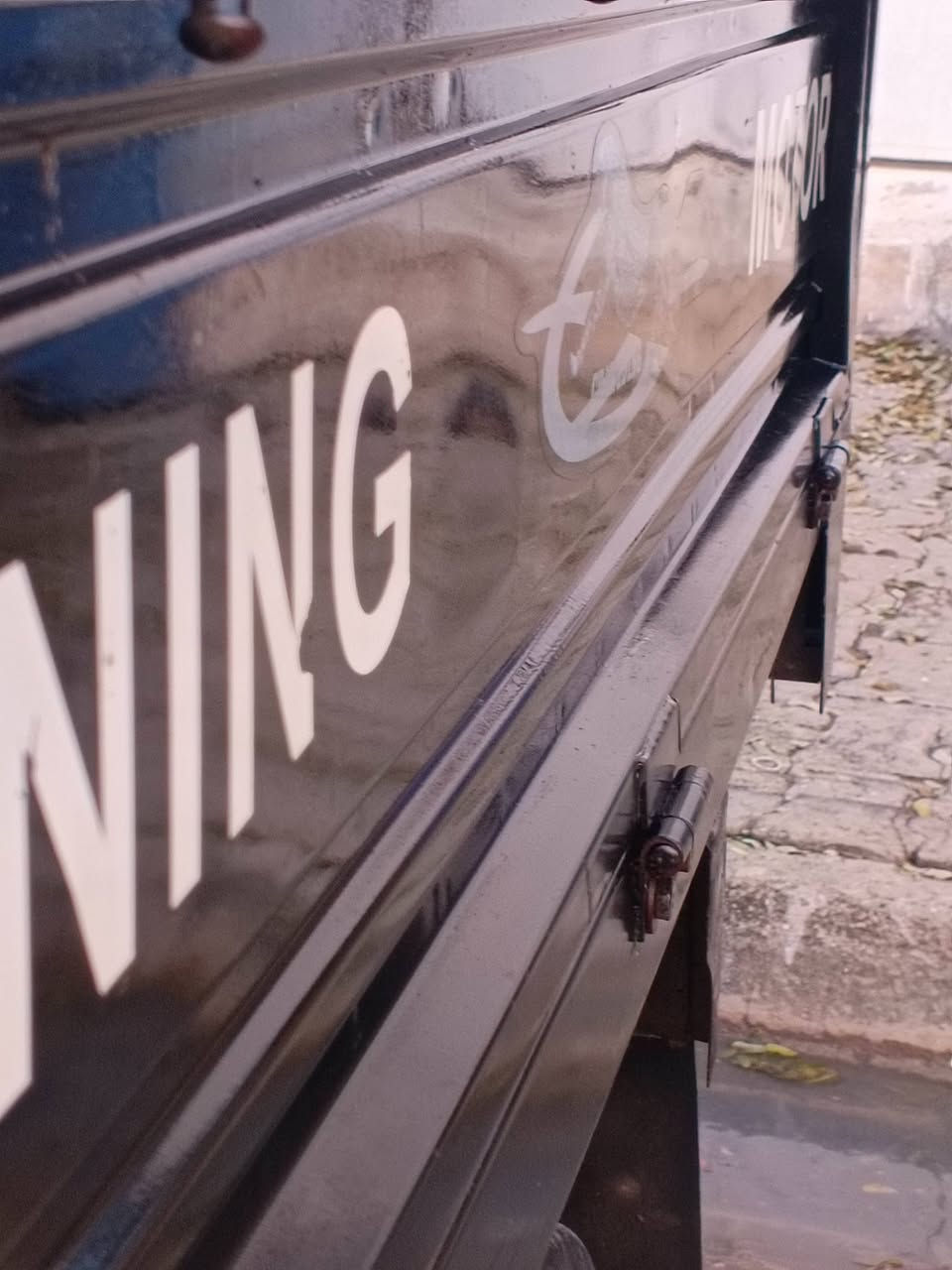 س ع شباب عندي هاي ستوته لبيع موديل 2019  فحل عالي قلاب شرط كلشي ستوته بلادي شرط عقد شخوان و بليته شرط تحويل ركبه وقطرت صبغ ما بيهه محرك بلادي ركبه شاصي كله شرط سعر مليون و 300 وبيهه مجال قليل لا شراي هذه رقمي *********** أو يجي خاص
