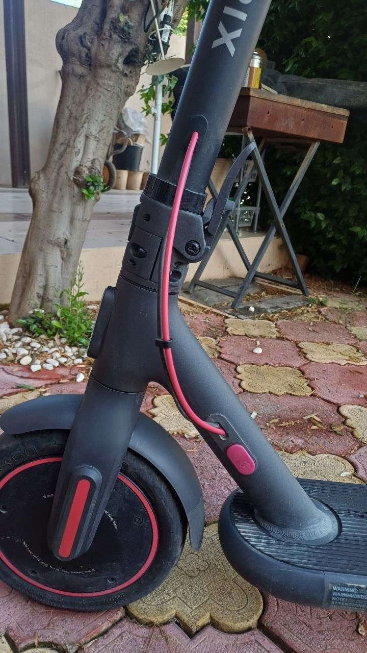 سکۆتەری کارەبای  Xiaomi Scooter 4 pro
پاک و بێ عەیب بۆ فرۆشتن لە سلێمانی هەموو شتێکی لەگەڵە بۆ زانیاری تەلەفۆن بکەن بۆ ئەم ژمارەیە 
0751 055 0611

Xiaomi Scooter 4 Pro. 
Works well
Maximum weight: 120kg
Top speed:25 kmh
Incline:20°
Torque(power): 350W-700W
Weight:17kh
