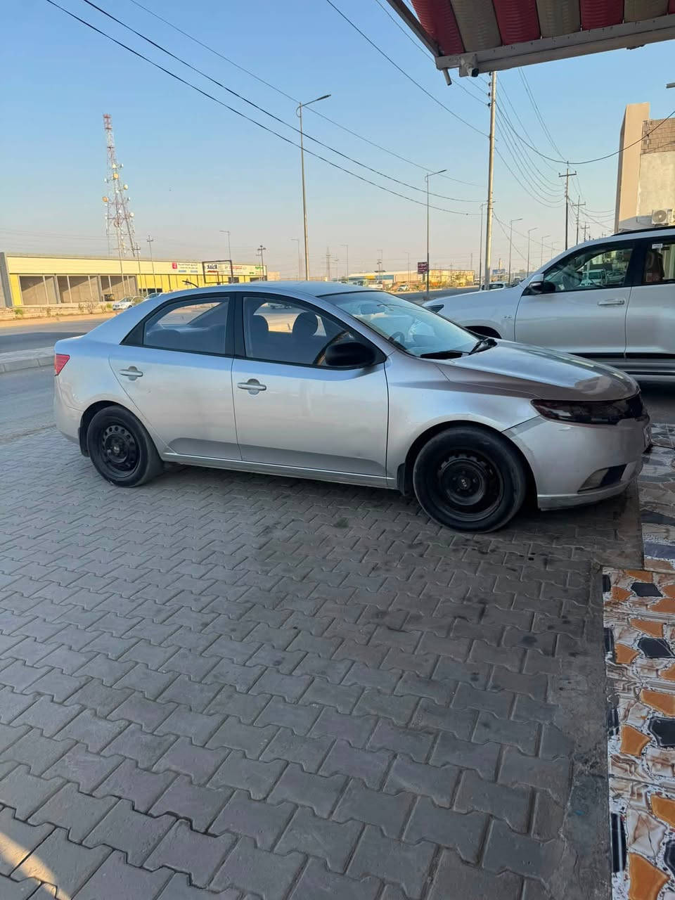 (للبيع  فقط )
مستعجل ع البيع  
#السعر 82 
للأستفسار *********** 
سيراتو موديل 2012 خليجي  جاهزه للأخير تبريد ثلج تخم تاير صدر امامي خلفي جديد  
بيهه صبغ بنيد وجامرلغات خلفيه بدون دواخل ابيعلك حززززام 

مكان السيارة ديالى بعقوبة
