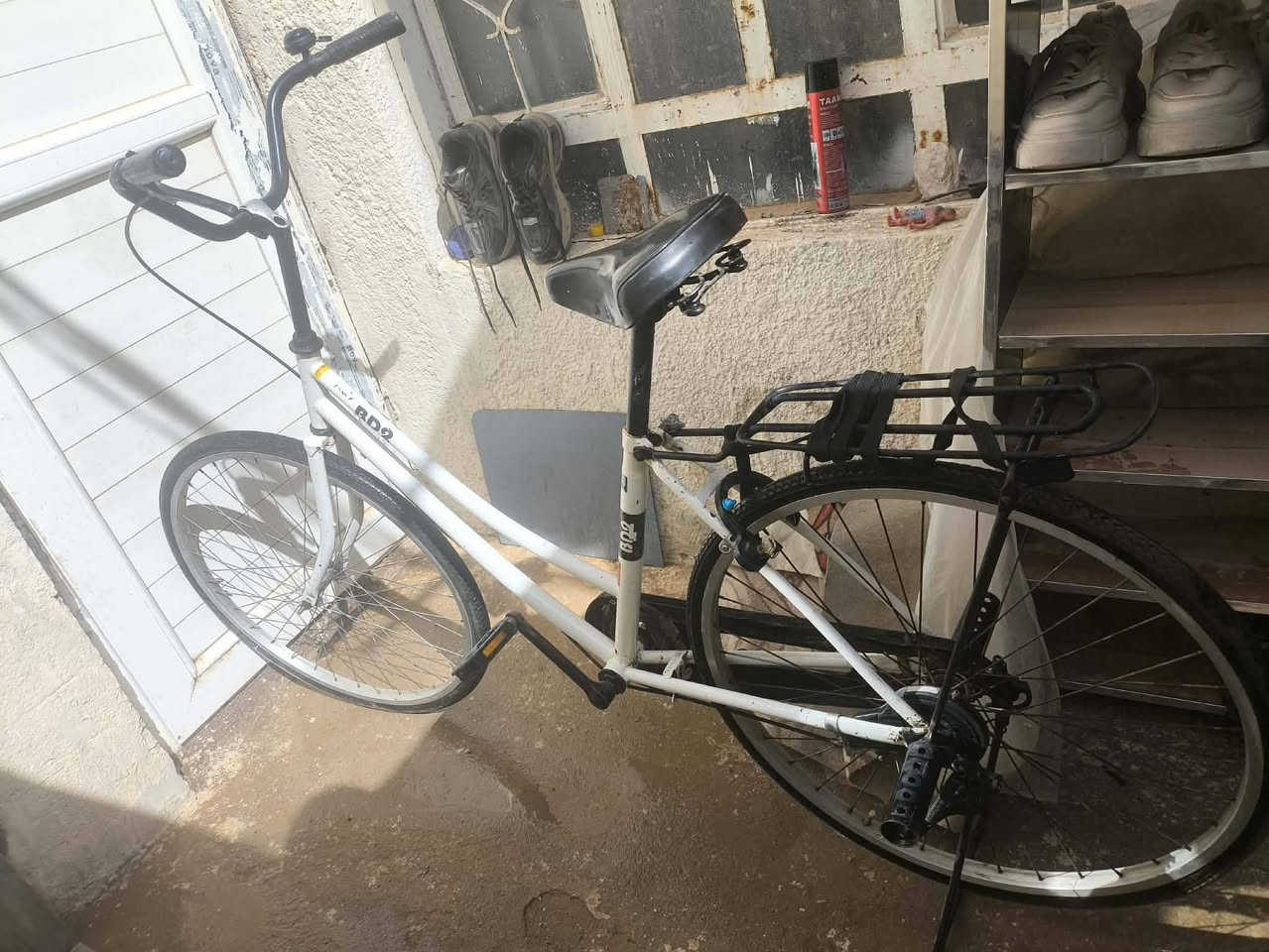 تخم هو قنفات هو جربايه كويتي وسعره 250 وبي مجال اخو الجديد الضغط العالي مبرده نظيفه على الفحص 150 بيها مجال بايسكل 80 ابوي مجانا نظيف وما ابي شيء وهذا رقمي ***********
