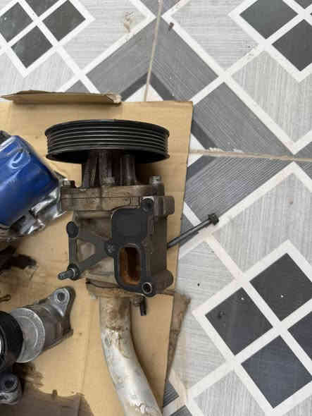 ادوات محرك ٢٤٠٠جيب بزون موديل ٢٠١٨مال كصة مكاني بالحلة قيم واخذهن ***********
