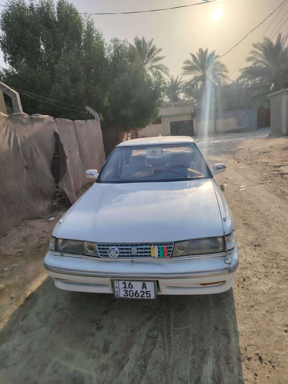 السلام عليكم سياره مارك عضم موديل 92 سنويه باسمي   مشروع وطني  رقم ديوانيه انكليزي  
سياره خيرمن الله ماناقصه شي  فقط سنتر قفل 
مكان السياره حله    ***********
