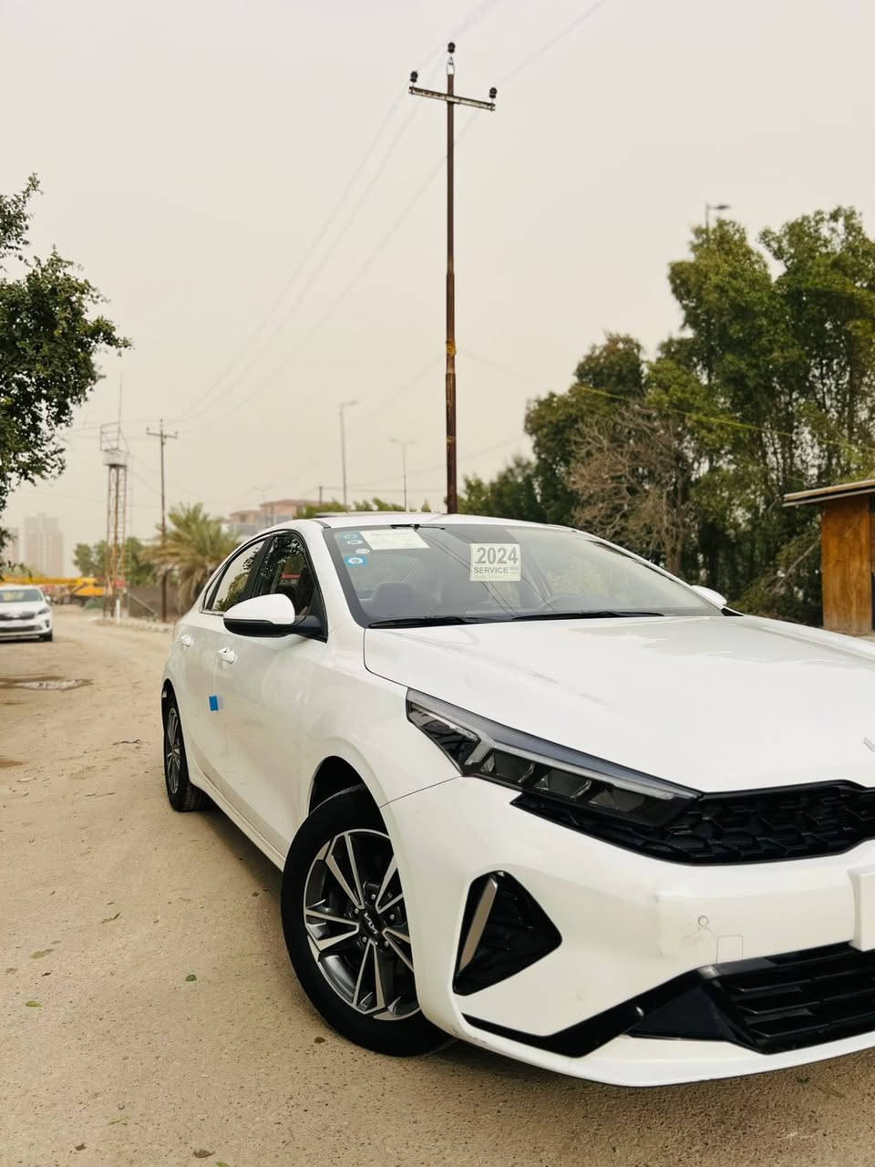 السلام عليكم كيا K3 موديل 2024 ماشية 28الف
 مكفولة من الصبغ والبارد  سيارة فول بصمة فتحة شاشة كاميرا حساس امامي خلفي كشنات جلد شاحن لاسلكي مري شفط سايد بريك بصمة مانع انزلاق وضعيات قيادة مكينة 1500 دبل نوزل اشاير لد مكان السيارة بغداد السعر148 وبيهة مجال 0772 811 3904
المكان بغداد حي العامل
