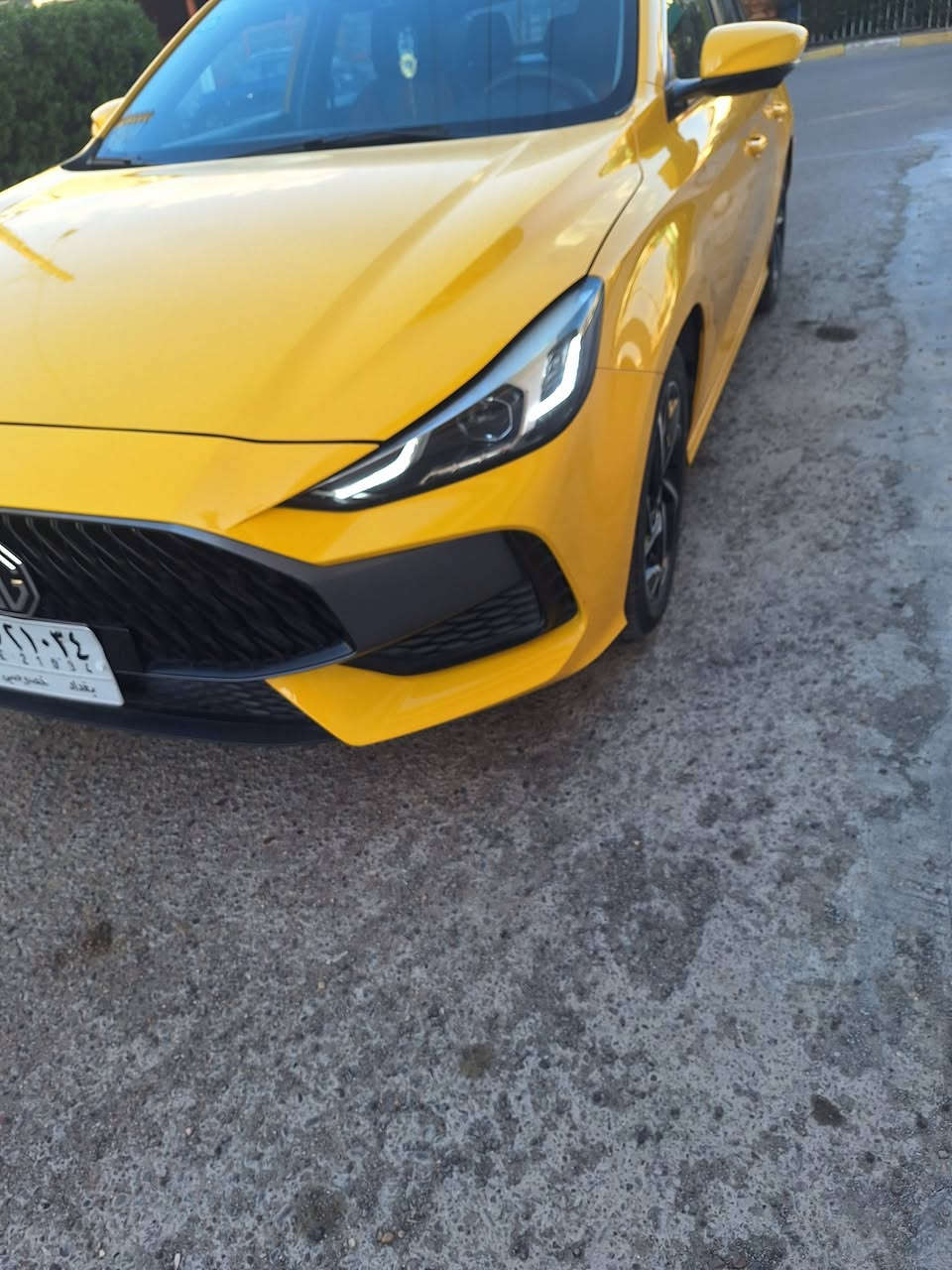 السلام عليكم للبيع سيارة MG GT 2023 فول مواصفات
 مطلوبة للمصرف بعدلها سنتين وتفك والاستقطاع الكتروني اني اكملها
السيارة مضروبة من قبل ومتصلحه 
محرك 1500cc Turbo 173hp عزم 256نيوتن متر تسارع 0-100 8ثوانِ
اضاءات فول LED
گير 7سرعات دبل كلتش DCT
شاشة وسطية 10.1إنج
 عدادات دچيتال 12.3إنج
رادار امامي تحذير تصادم امامي وتحذير خروج عن المسار
گير كهربائي 
سايد بريك كهربائي
نظام اوتو هولد
كرسي السايق وجامة السايق كهرباء
نظام تحكم بالثبات ABS
كاميرات 360°
حساسات خلفية
للتواصل ***********
