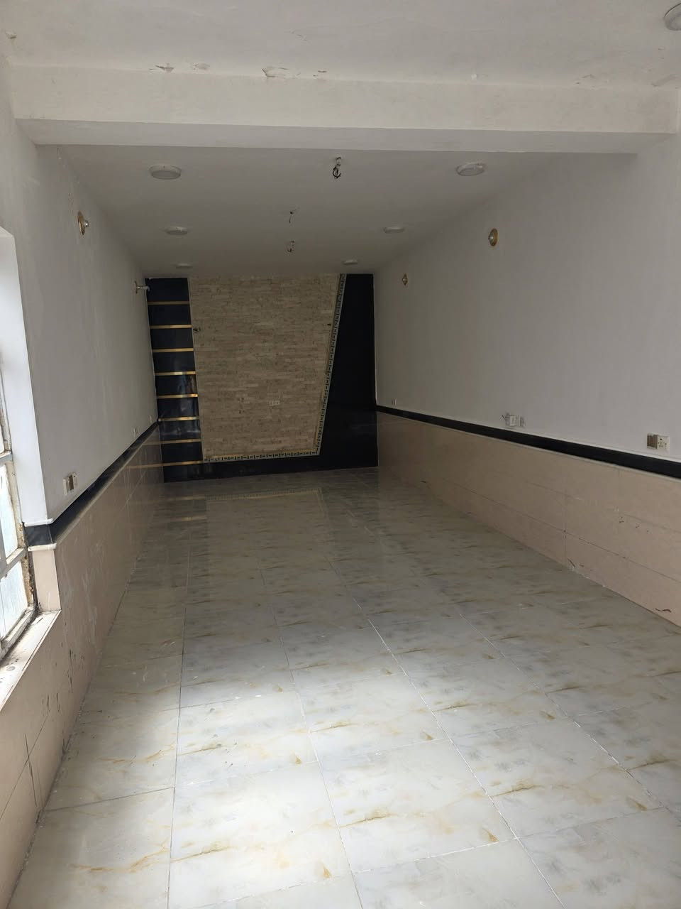 السلام عليكم
بيت حي اور الثانيه 
مطلوب مبادره ٧٣ مليون 
القسط الشهري ٣٩٠ الف 
للاستفسار الاتصال على الرقم ***********
