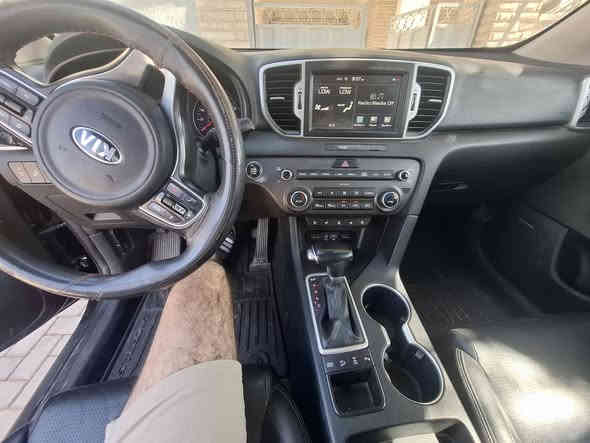 سبورتج ٢٠١٧ ex فول للاخير
بانوراما، سستم صوت هارمن كاردن ،كشنات تبريد ،٤ رادات ومانع تصادم ،حساسات امامي خلفي ، وبقيه  
المواصفات مبينه بالصور 
ماشيه ١٠٢ الف ميل قبل فترة شاد تخم تاير جديد
 ١٤٨٠٠ وبيها مجال ،مكانها بغداد
للاتصال *********** واتس اب
مكلف بل نشر اي استفسار الاتصال بل رقم
