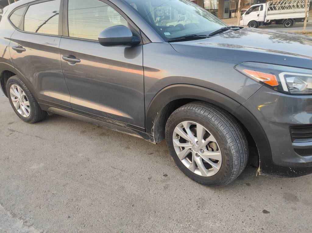 ترهم بيع ومراوس. 
توكسن موديل 2019 وارد أمريكي
 
محرك ٤سلندر Gdi حجم ٢٠٠٠  تنفس طبيعي. 
كير اوتوماتيك شرط المحرك والكير 
رقم اربيل دولي رقم وهزة وسنويه جديد شرط التحويل 
🚫الضرر  فقط بارد بل سقف مال تنزيل من شحن مرفوق صورها بأمريكا 
فور ويل HTRAC  نضام دفع ذكي
انظمة قيادة 
نظام تراكشن مانع انزلاق 
نظام منحدرات 
هند بريك دكمه
 شاشه. ابل كار بلي واندرويد
مثبت سرعه
تحديد مسار
شاشة اعطال 🔧🔩
تبريد قطعة  ثللللج ❄️  
طخم تاير ويل كب  
سيارة جاهزه ونظيفة 
موصل الايسر 
*********** موصل, نينوى
