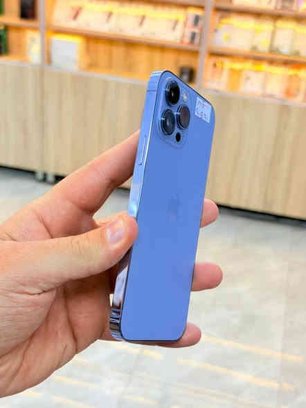 ايفون 13 برو ماكس ذاكره 256 بطاريه 85 يعني جديد نضافه ميه بل ميه خيال مال زلغ مابي كامل ملحقاته وتر بروف فحص حاسبه كله نورمال يعني ممبدل بي شي شرط تفحص بالوكاله نموذج M الأصلي ✌️
لون مميز  متوفر توصيل بشروط اوليه و تاخذه ضمان 5 ايام اي مشكله او عطل من المركز 
السعر 400 الف بي مجال
العنوان كركوك شارع الجمهورية يم جامع المكه 
تواصل وتساب ***********
