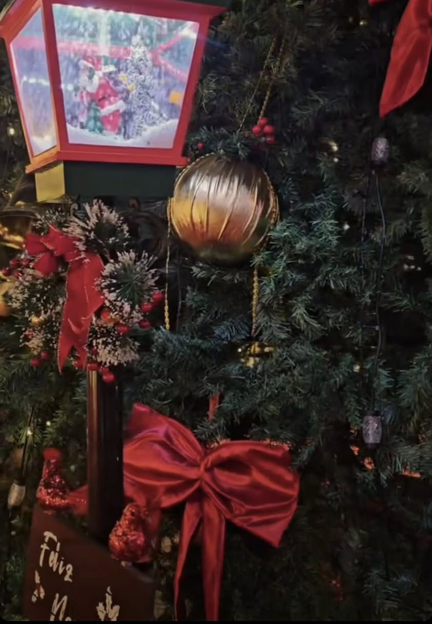 يا مساء الخير والسعاده لعيونكم 
كل عام وانت بألف خير ان شاء الله 
سنة كلها خير وبركة وافراح علينا وعليكم 
اكيد هواي ناس يعجبها تطلع تغير جو 
يله اتصلو على احبابكم وناسكم 
ما تحلى السفرة اذا مو اهل
واصدقاء 
تعالو ناخذكم احلى اجواء عائلية 
جزيرة بغداد السياحية يوم الخميس
عطله 1/1
من الساعه 11 لغايه الساعه 7 مساء 
سعر النفر 6 الاف باصات سياحيه حديثه
للحجز الاتصال عل الرقم من اليوم 
***********
مقرنا الوحيد بغداد الدوره 
جمعية خير الله التجمع والانطلاق 
قرب مدرسه العقيده 
برنامج مميز مفرح وبالنهار يعني الجو
دافي
