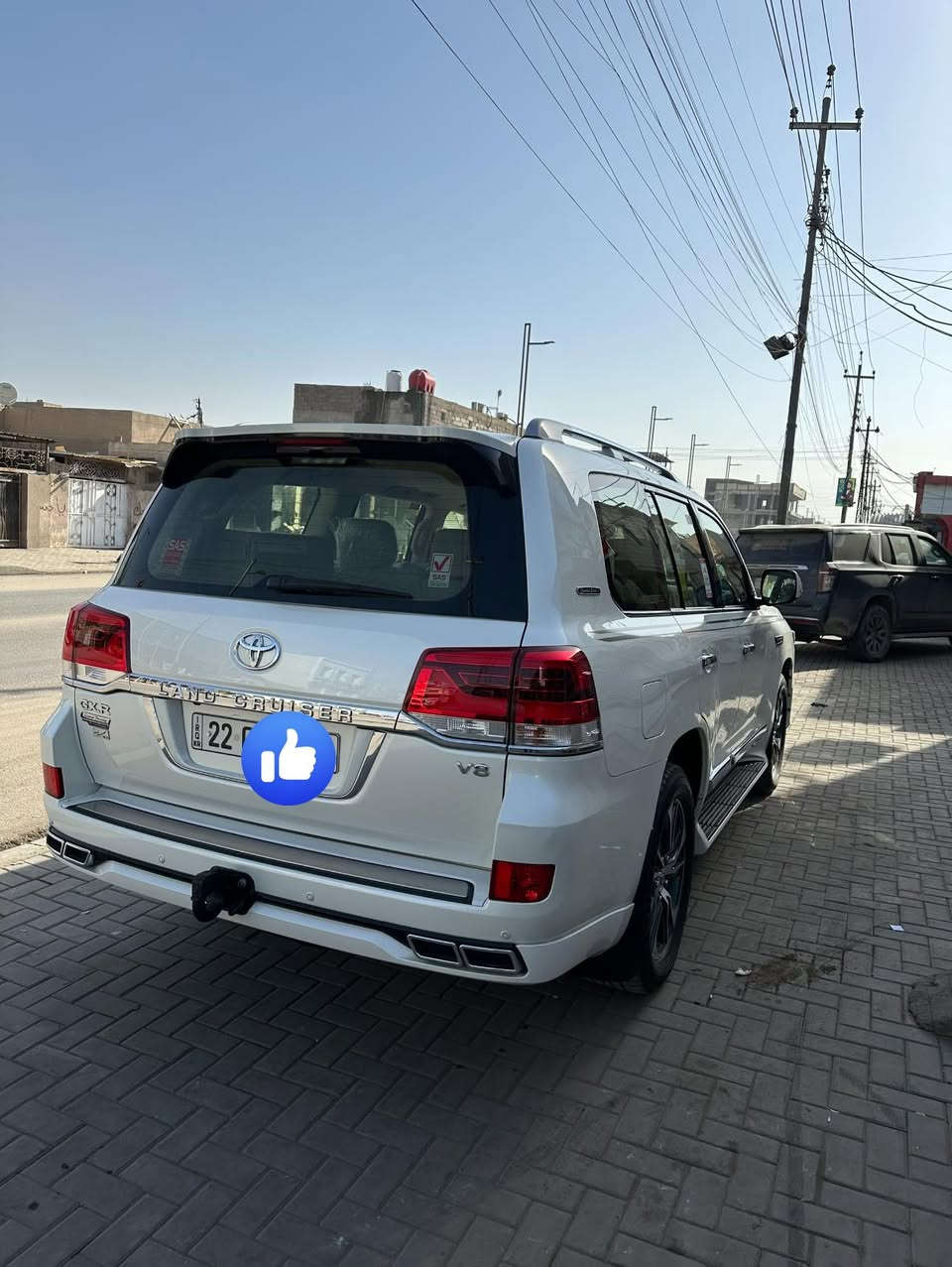 سلام عليكم
للبيع لاندكروز GXRكراند تورنك ساس اصلي 2020  v8. 
سياره جديده جدآ جدآ جدآ اخت الزيرو 
كشن جلد اصلي

كشنات كهرباء
ثلاث شاشات و صماعات اصليه 
ويلكب حجم 20 اصلي و تخم تاير جديد 
السياره مكفوله من الدعاميه للدعاميه حته اللحايه اصلي 
عينه ليزريه 
خمس بصمات فول 
عنوان السياره بصره رقمه اربيل 
هاتف ***********
