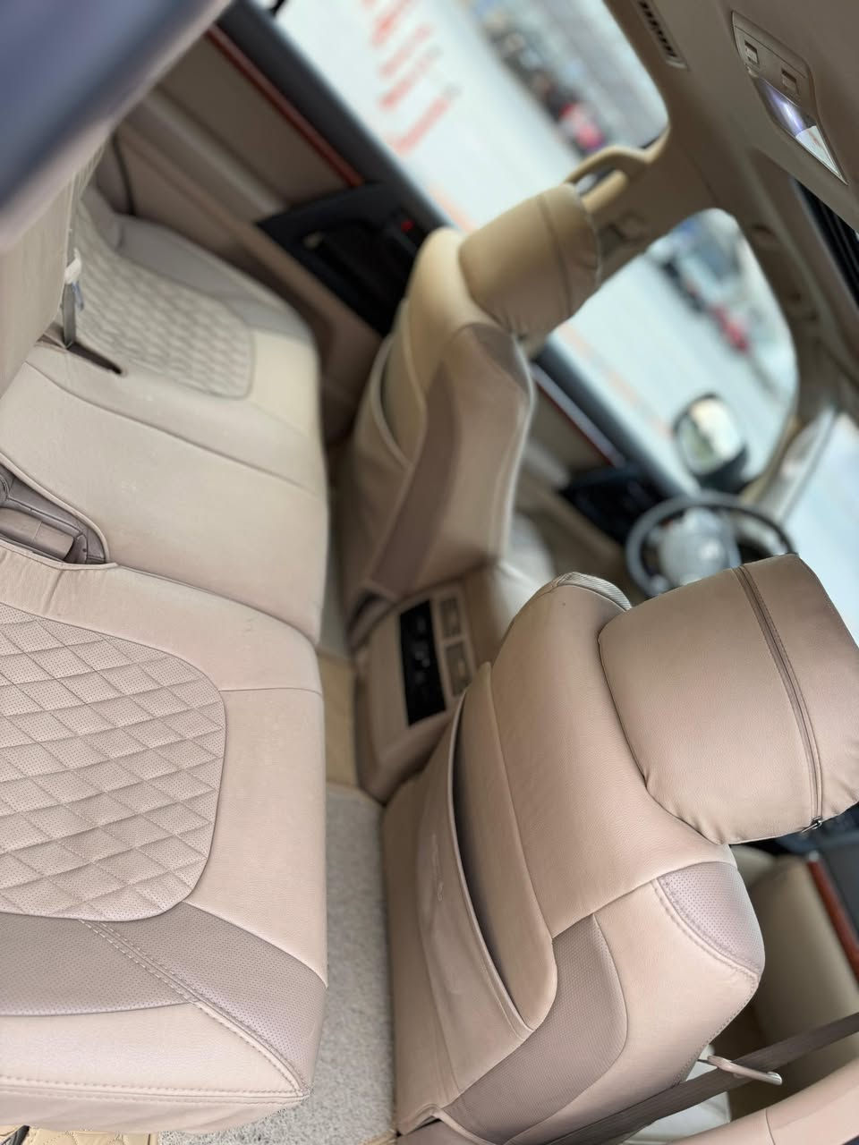 السلام عليكم لاندكروز 2014 فطيم مكفولة من الصبغ فقط دعامية امامية صبغتهة بسبب الشخوط سيارة ماشية 190 بسمي مكينه كير مكفولات على وضع الشركة مكفولة قطرة صبغ مابيهة بيهة بارد مكانين زغار ميبينن تخم تاير جديد سعرها 370 بيهة مجال مكانها بغداد ***********
