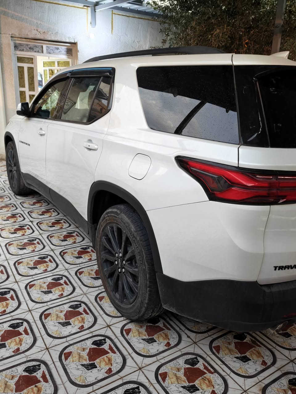 ترفرس 23 RS فول مواصفات
مفتاح التشغيل بصمة وتشغيل عن بعد 
بانوراما قطعتين 
3 قطع تبريد 
كشنات منفصل 
5 بصمات ابواب 
سماعات بوس
صندوق كهرباء 

كشانات الامامية كهرباء 

تدفئة بالكشنات 

تدفئة مقود 

سايد بريك بصمة 

شاحن موبايل واير ليس 

مخارج UBS

رادار امامي + تحديد مسار 

رادار جانبي نظام النقاط العمياء 

اشارة بالمرآة 

شاشة قاصة تدعم نظام الاندروي

كشافات امامية زنون 

حجم الاطارات 20 انج ويل كب 

حجم المحرك 6 سلندر  3600 

عداد المسافات الحالي 74 كم

السيارة رقم بصرة  انكليزي باسمي 

الضرر شخوط وطخات فقط بدون ايرباك بدون تبديل اي قطعة كل قطعها بلادي على وضع الشركة طخات  بالجنطة وتعديل على البارد وبالجاملغ الامامي على البارد والباب الخلفي ملاحظه ( لايوجد حادث امامي   صور الحادث موضحه بلمنشور دواخل سليمه 100/100 سياره جديده وخير من الله ما نقصها شي 
السعر 280 
للتواصل *********** على الواتساب
