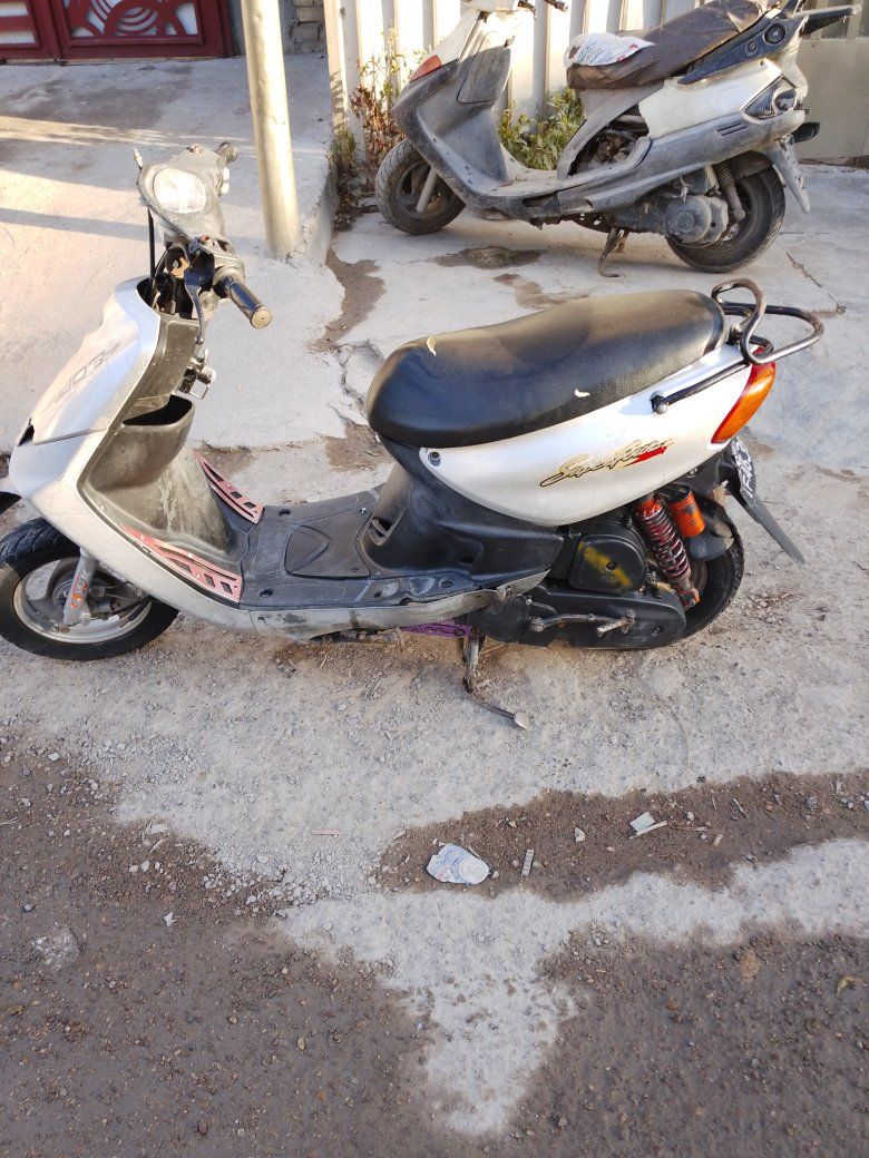 سلام عليكم ماكس قجمه للبيع دراجه نضيفه  مكينه ناعمه السعر ٣٥٠ وبيه مجال مكاني حي اور


**إذا كنت صاحب هذا الإعلان وتريد حذفه لأي سبب، رجاءا أرسل رسالة إلى الدعم الفني**