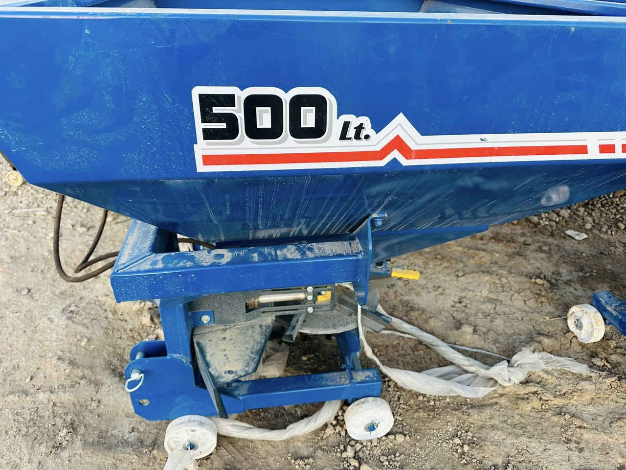 السلام عليكم للبيع باذراه بستم جديد حجم (600) + مرشه كوبراه مستخدامه سلايت مكفوله وشرط عل فحص جناح 16 متر كامله صونداه سحب + كاردن نظافه دراجه اولى العنوان واسط الزبيديه للستفسار اتصل ودلل ***********
