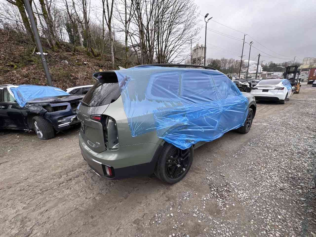 السلام عليكم كيا تلورايد 2023 حادثه موضح بالصور لون مميز
مرقم بابل مال شهداء 
ماشيه ١٥ ألف 
***********
