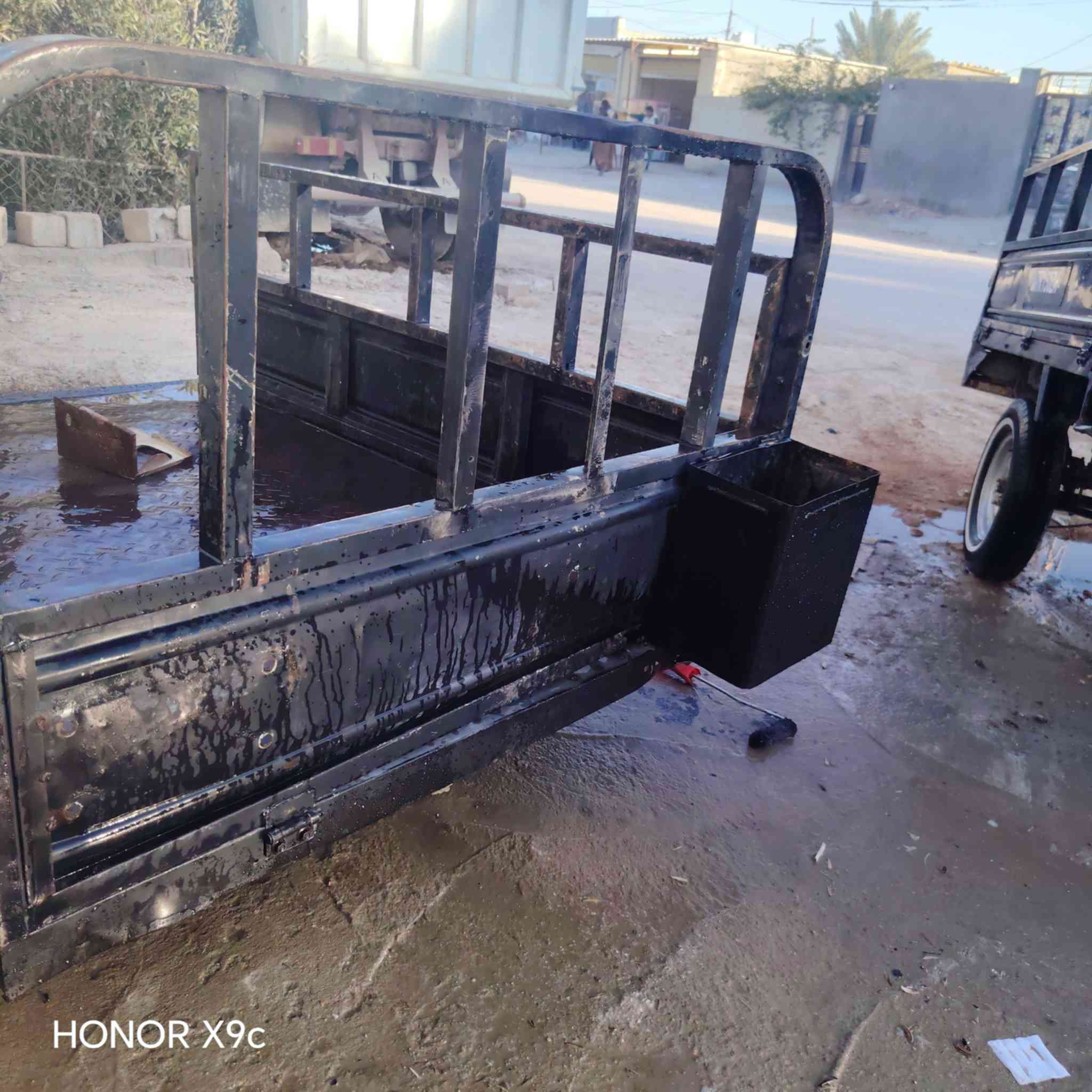 بدي البيع والشراء يتصل على الرقم ***********السعر 175.   مكاني براكيه مستعجل على بيعته موديل 20
