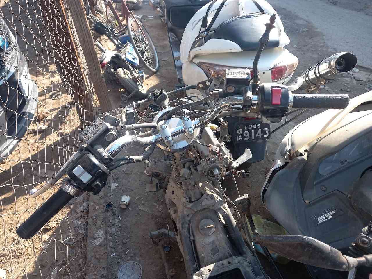 توصيل كافت المحافضات شغال عل ضمان
لمحرك كامل سعره 275
مجامع زوج 25
بصمه سعر 50
ضفيره 30
عنبار بريك زوج 25
تخم كلج سعره 50مع القيش
جويتر 65
تاير خلفي امامي تك25
ويل خلفي ب45
ويل امامي 25
فج خلفي 25
فج امامي 15
راديتر 25
دبلات خلفي 25
دبلات امامي 30
ستيرن 15
***********
