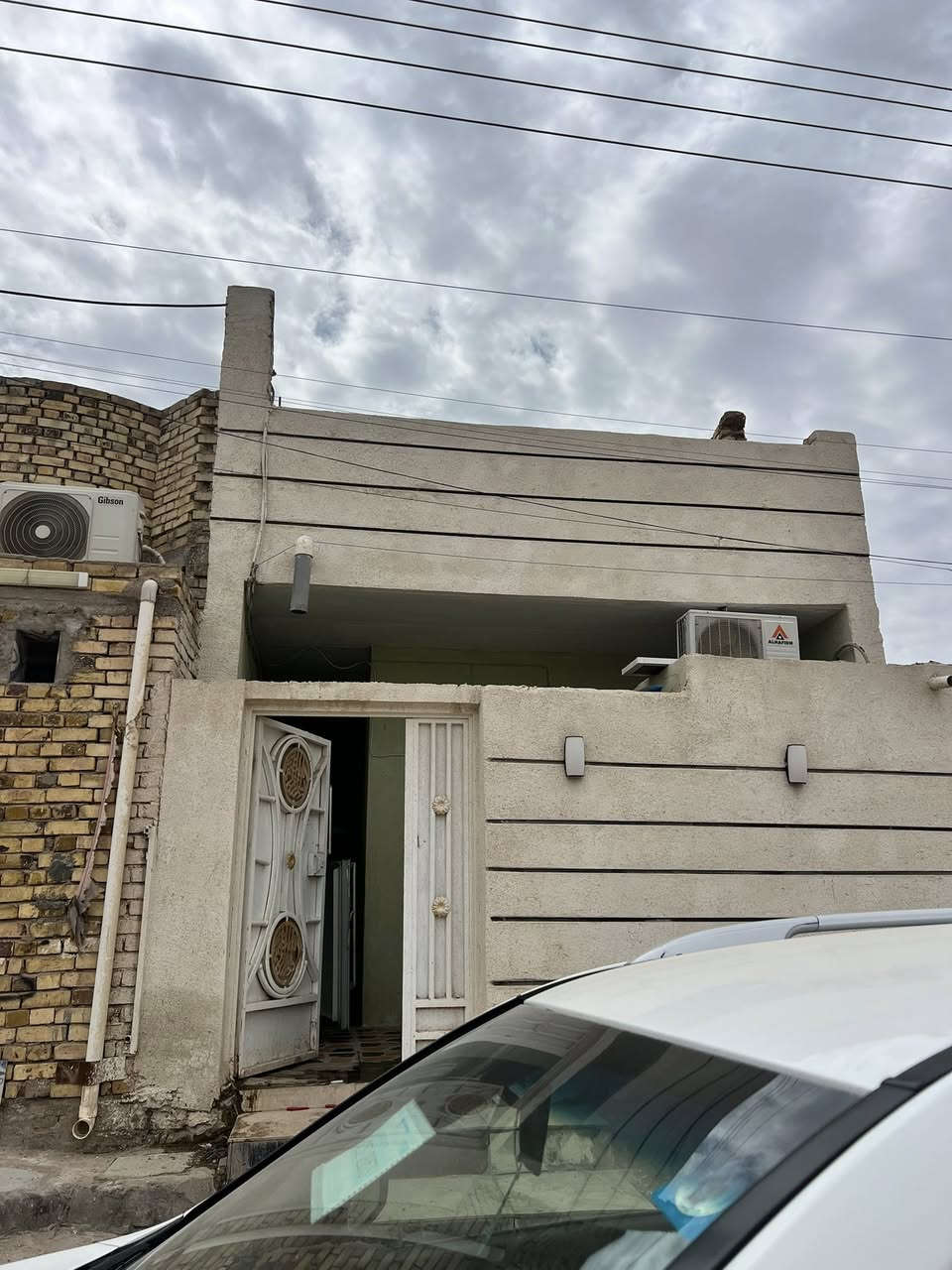 الايجار ***********
السعر 250
