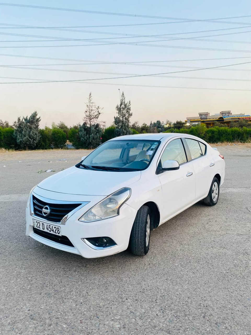 نیسان سەنی(لاکشمیبای)٢٠١٥ 
یەدە نیکل فول مواسەفات دەبل گێچ ڤۆلیوم شاشە ئایپات و کامیرە گێڕ تۆماتیک گێڕو مەکینە و تەبریت بەشەرت ٣پارچە سبوخ جەمپێکی کەمی پێش و پشتی هەیە سەیارەکە زۆر پاک ماوەتەوەو ماڵی دۆستە رەقەم و سەنەوی نوێ نرخ ٨٢$وەرەقەو مەجالەکی برایانە 
📞رەقەم تێل    *********** أربيل, العراق
