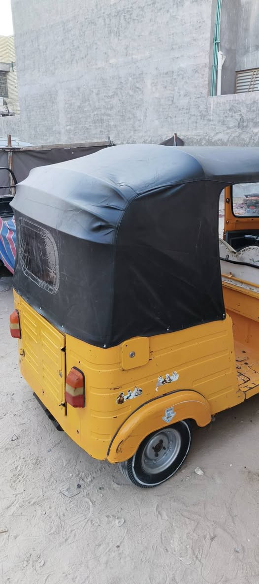 سلام عليكم تكتك زيل نظيفه لاخياس ولا لحيم ولاصبغ بلاديه اوراق اصولي ٢٠١٨ نقص جوزه فقط مكاني كربلاء اسعر 2000 وبيهه مجال***********
