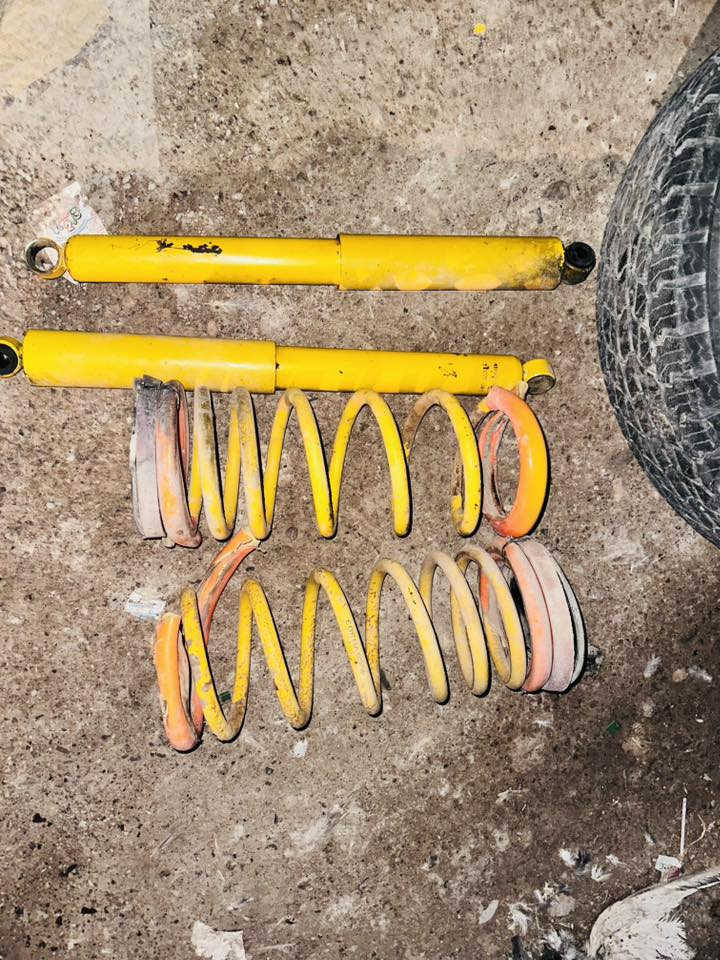 السلام عليكم غراض مال بترول للبيع  تخم دبلات ولويات استرالي استعمال قليل كلش شرط الشغل  
تانكي يصير  خلف الكشن نص ماء ونص بانزين كل قسم 80 لتر 
وكول خلفي 

المكان ميسان للاستفسار ***********
