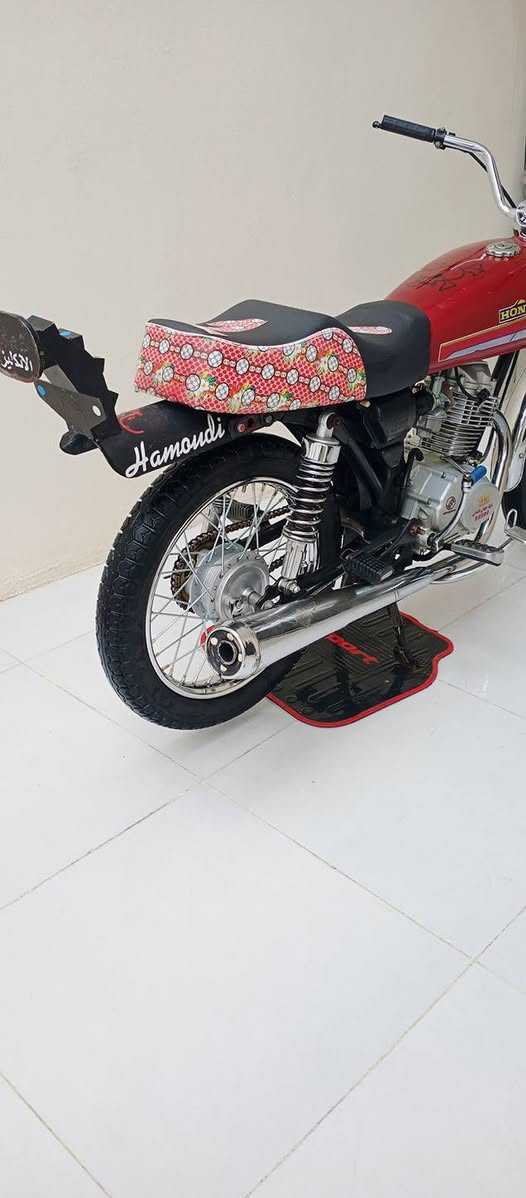 السلام عليكم ماطور للبيع خمس تسعات الماطور جديد كل شيء ما يراد له كله اغراض منامهر السعر 350 وبي مجال بسيط الشراي يتصل على الرقم وموجود خاص*********** الموديل 2015🔥✌🏻
