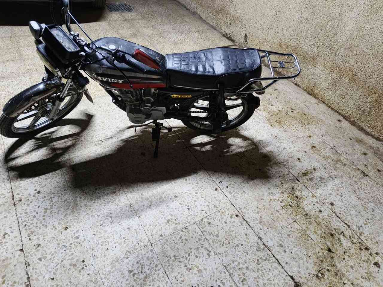 سلام عليكم ايراني لا ينقص ولايبخر 
نكره سلف تايرات نضاف دبلات خير من الله 
السعر ٢٨٠ كهربائيات كلها شغال
***********
