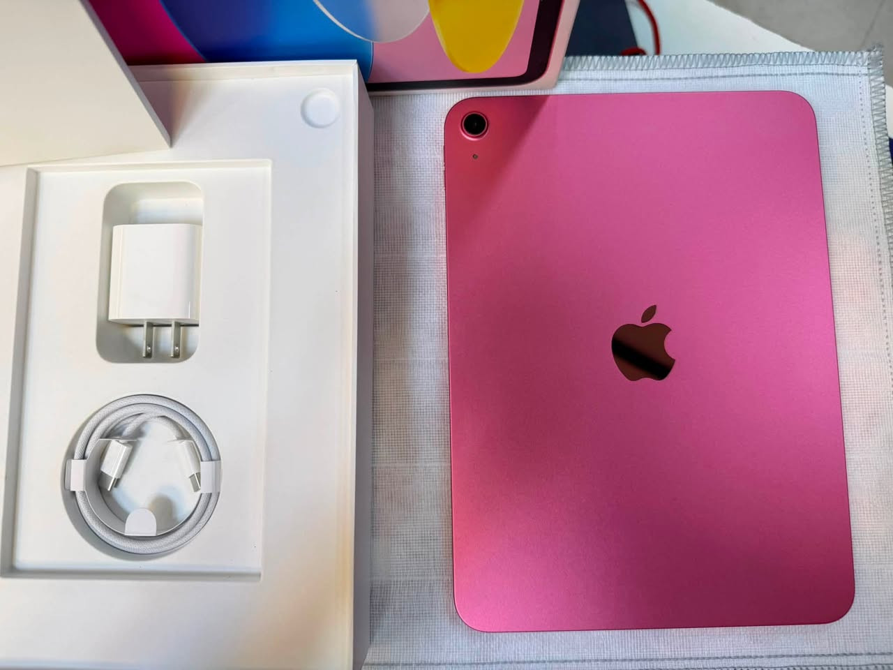 Apple ipad A16 128GB
ايباد 11 بمعالج A16 
ذاكرة 128 
داخل الضمان 
مع وصل الشراء 
نظافة 100%
مع كامل ملحقاتة جدد بعدهم غير مستخدمات
السعر 450 الف قفل من الاخير
الجديد 680 الف داخل موقع ماستر ستور 
عنواني زيونة شارع الربيعي 
***********

