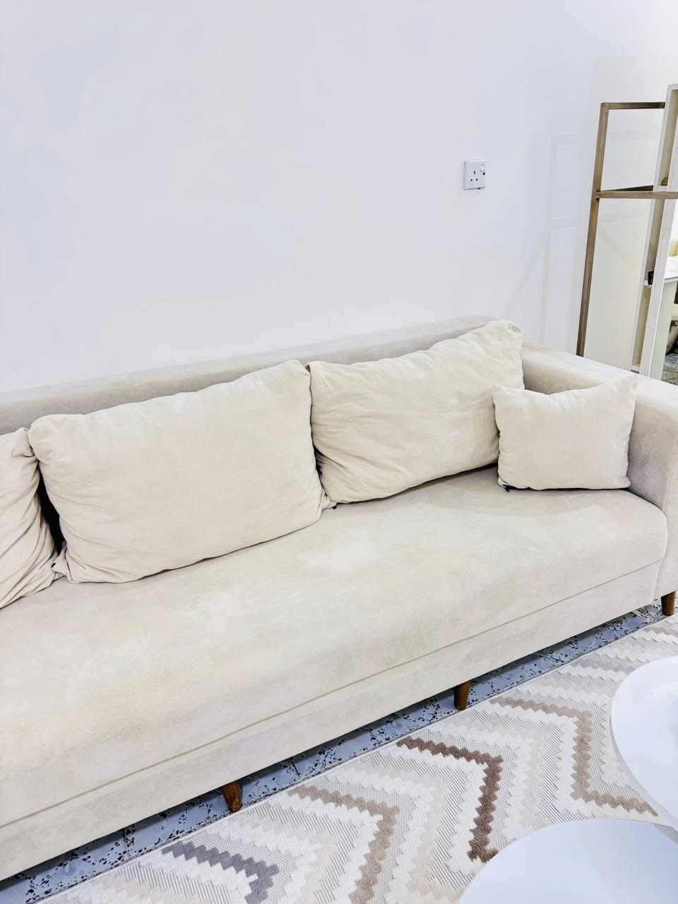 ديوان 5 امتار ثلاث قطع مع كوشات جديد ما بي اي ضرر ب٣٢٥


**إذا كنت صاحب هذا الإعلان وتريد حذفه لأي سبب، رجاءا أرسل رسالة إلى الدعم الفني**