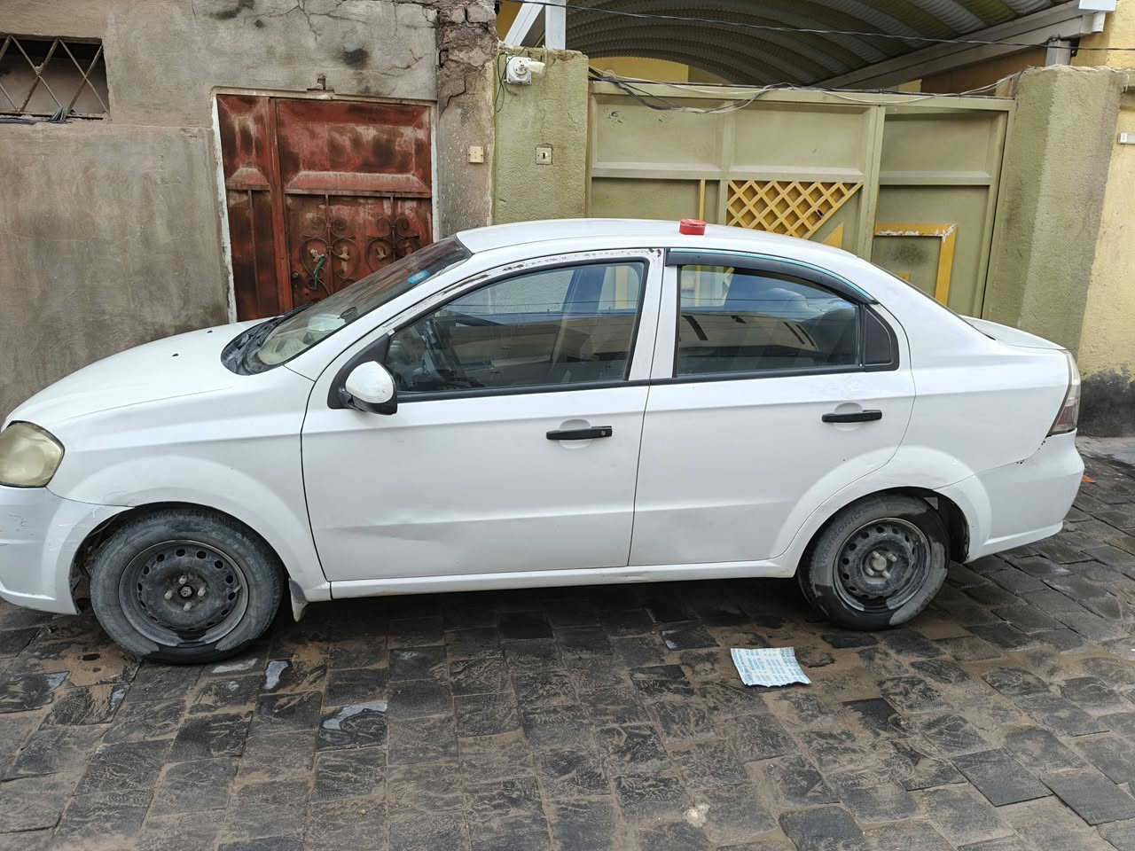 السلام عليكم 
افيو موديل 2010 
أوتوماتيك ومحرك مفتوح 1400
رقم نجف انكليزي بأسمي سنوية لحد 2030 
السيارة بيها 3 قطع فقط 
كير ومحرك كفالة 
تبريد منظومة كاملة جديده هذا الصيف مسويها 
حدادية جاهزة 
السعر 69 وبيها مجال حگ الجية فقط لاغير ‼️
مكاني نجف /كوفة 
***********
