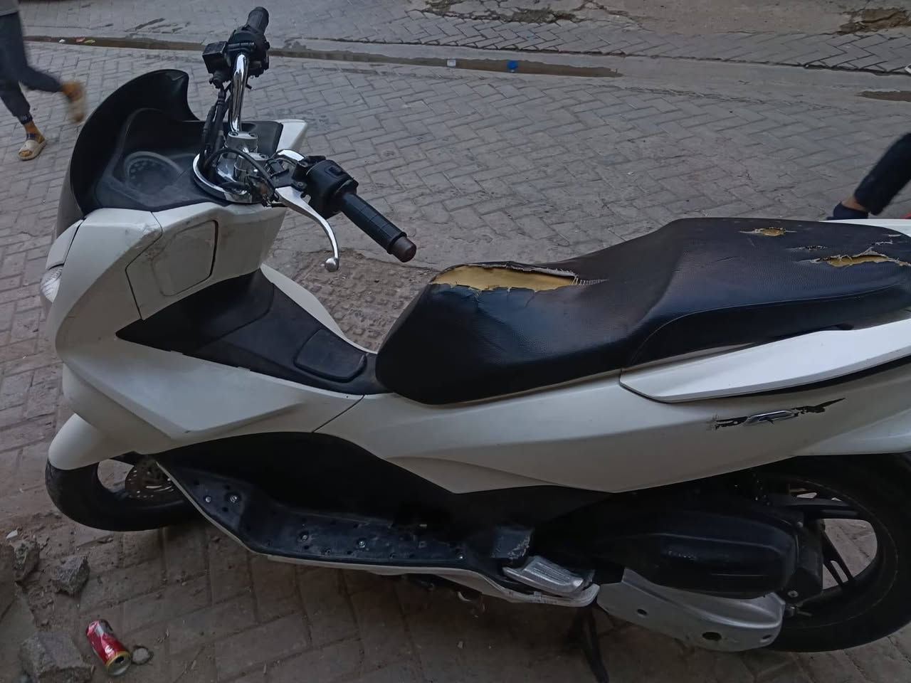 سلام عليكم دراجه بي سياكس جيل الثاني الدراجه ياباني  مكينه 150 مكفوله المكينه بس الدراجه بيه خلل كهربايات وما اخذته الفيتر عفته عل هاي الوضعيه عنواني بغداد مدينه الصدر بل داخل المو شراي لاتعبني طافيه الدراجه بس مكينه مابيه شي السعر 700 
***********
