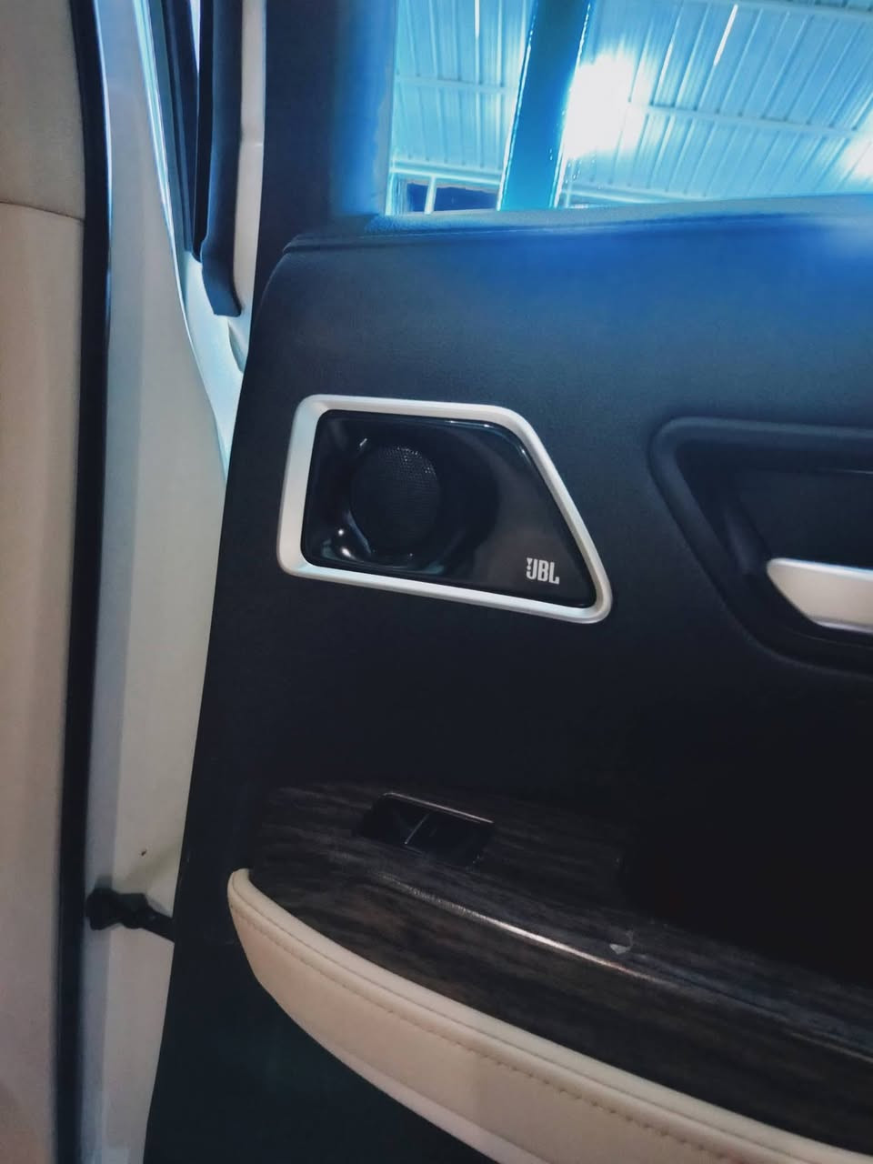 تويوتا •••• لاندكروز  (VX).   ✅✅
موديل•VX/ 2022   ✅ S ( ساز ) تنفس طبيعي

_فول مواصفات ••• 3 شاشات ((تطبيق))
_6 :: سلندر  محرك  عادى 
_جديدة جدا بحالة الوكالة  🔴  دعامى لدعامى ب شرط 📦
ماشى(  57 )الف كيلو

_جنطة كهرباء 
_تبريد كشنات
_كراسي كهرباء 
_جلد بيجي 
_سلايت
_3 شاشات بلاديه
_تشغيل  عن بعد 
_السياره فول 1/1
_مكبرات JBL
_شاشةكبير 
_كيچ ديجتال

سعر  $640 بيه مجال

العنوان ::: بغداد الاعظميه ( شارع الضباط)

الاتصال على االرقم***********  ☎️☎️
