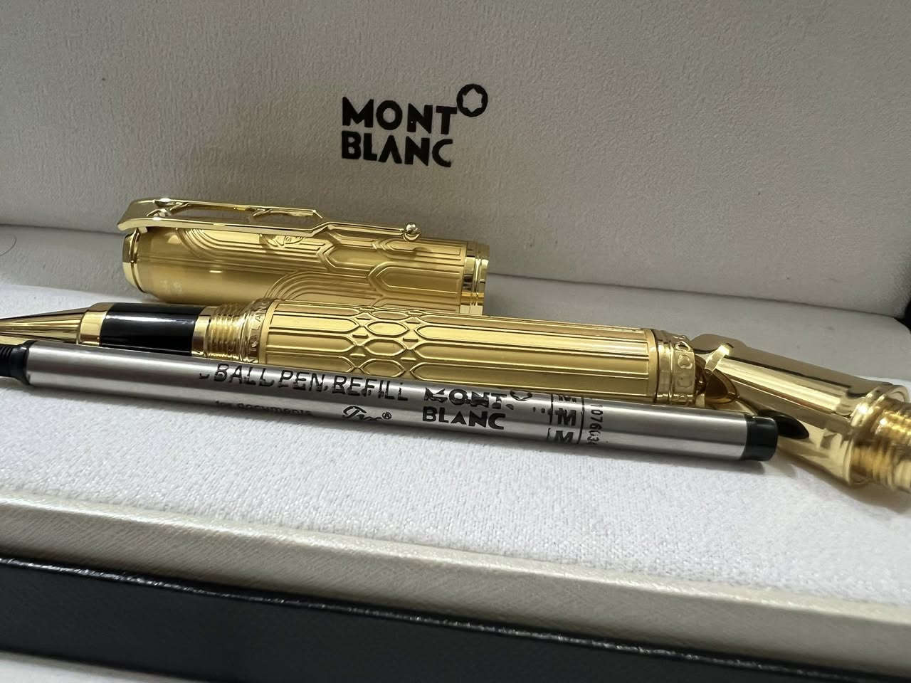 للبيع: قلم مون بلان (Montblanc) أصلي 🔹 الصور متوفره خاص
قلم Montblanc أصلي 100%

الحالة: ممتازة

النوع: قلم فاخر مطلي ذهب

مع كامل الملحقات:

✔️ العلبة الأصلية

✔️ كرت الضمان

✔️ الكتالوج

القلم نظيف جداً واستعمال خفيف، مناسب للهدايا أو للمدراء وأصحاب الذوق الراقي.

💰 السعر: (مليون دينار عراقي قابل للتفاوض)

📍 المكان: (السماوه )

📞 للتواصل: خاص أو واتساب *********** 

الرجاء التواصل للجادين فقط 🌹
