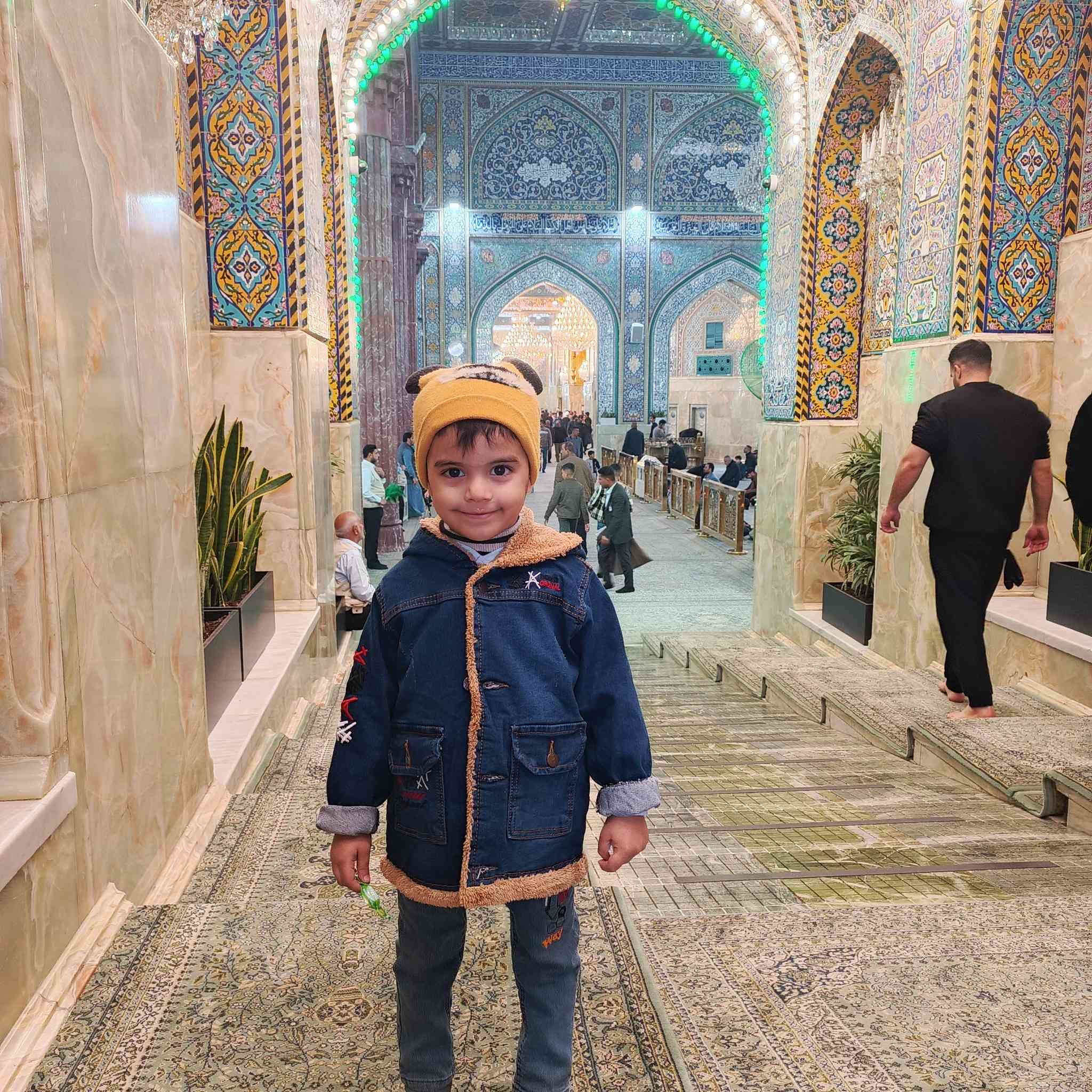 السلام عليكم للبيع سوبارو ليجاسي 22 فول مواصفات لمتد ماشيه 21 بدون رقم منفيس باسمي ضرر جاملغ خلفي وباب خلفي بدون ارباك محرك 2500 تنفس طبيعي ياباني أصل 
السعر 140 بيها مجال للتواصل 
*********** واتساب
