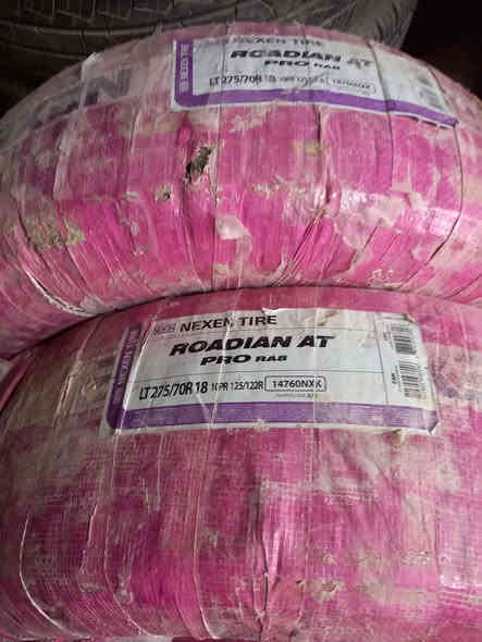 سلام عليكم  تايرات  ياباني  قياس ١٨ ؟٢٧٥ على ٧٠     سعر ١٥٠ وبيهن  مجال اخوان  تايرات زوج  فقط  *********** مكاني ناصريه سوق شيوخ
