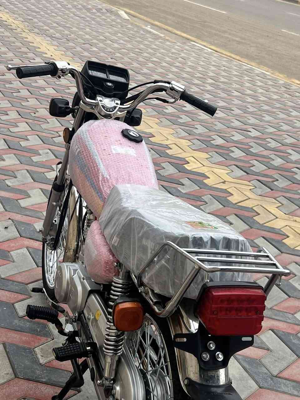 دراجه للبيع سكنر سنكر جديده سعر مليون وبيه مجال ***********
