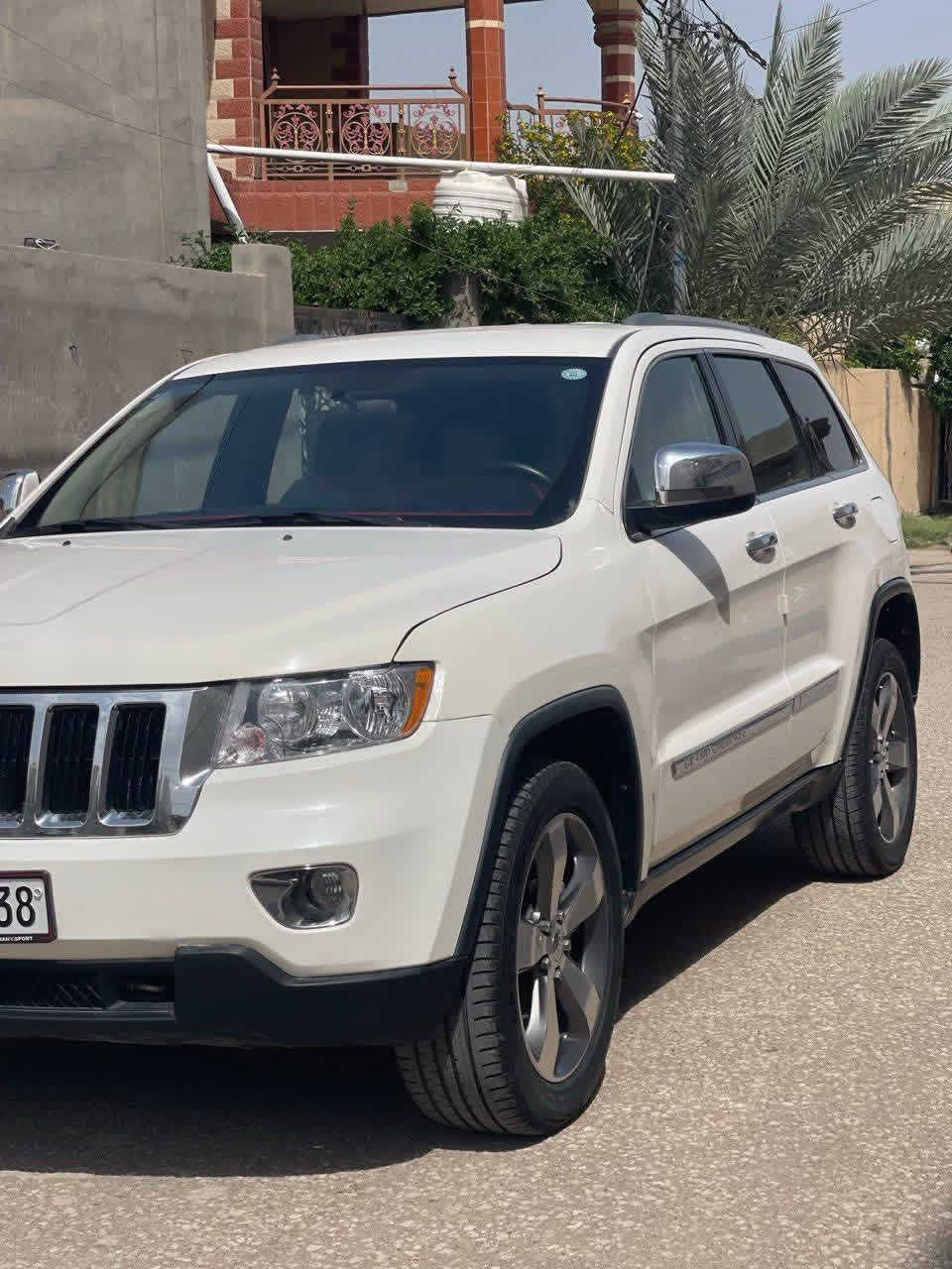 السلام عليكم
للبيع فقط

للبيع جيب گراند شيروكي موديل 2012🇺🇸

رقم اربيل انگليزي بأسمي 

فول مواصفات عدا الفتحه 

بصمة تشغيل واطفاء 

شاشه اندرويد وكاميرا خلفيه

ويل حجم 20 

كشنات كهرباء

دوشمه الداخل جديده ببغداد بالنواب 

تخم تاير حداديه أماميه وخلفيه كله جديد 

السياره داخله للعراق كلين 

وصارت بيهه دحچات بسيطه وشخوط بالعراق وع اثرهن صار بيهه صبغ بسيط بدون ايرباك والسونار مرفق بالصور 

السياره مال جناي وخسران عليهه مابيهه كل نقص متخسر عليهه الف 

العنوان: بابل-الحمزة الغربي 

للاستفسار مراسلة الصفحه او الاتصال ع الرقم:***********
