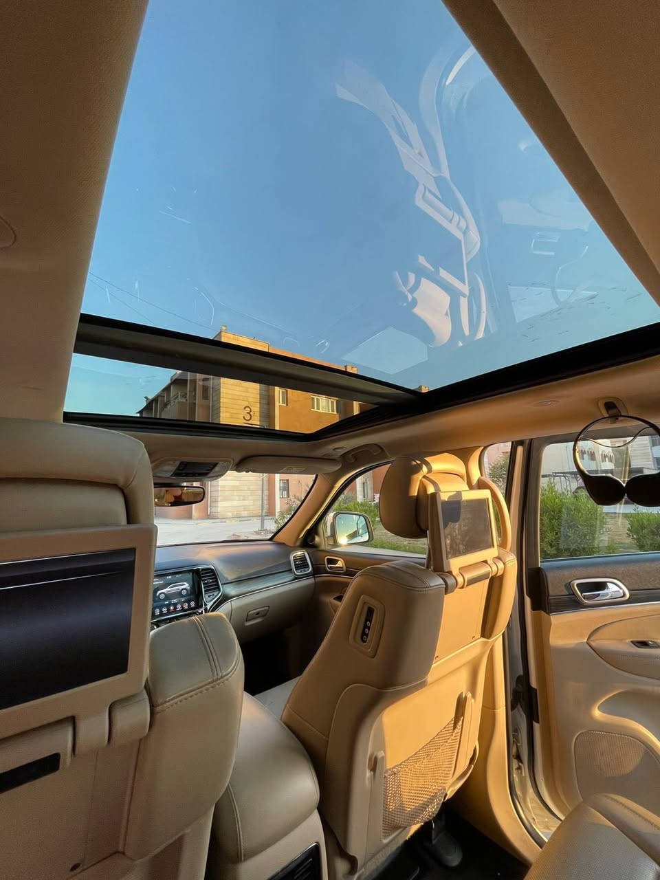 Jeep Limted
2019 خليجي  

وكاله ليث العبيدي بحاله الزيرو ماشيه 66 الف فقط 

وحقيقي , فوول مواصفات , بصمه , بصمه ابواب , كراسي كهرباء , دواخل جلد , بنوراما , ويل الكبير , بك لايت Led , جنطه كهرباء , ترحيب , شاشه , كامرة خلفيه ,  تبريد شاشه , تحكمات ستيرن , دشبول ديجتل , , خزن ميموري 

🔴 سعر السيارة  -272

بنوراما , رادارات جانبيه , مانع تصادم , مانع انحدار , مانع انزلاق ,  شاشات خلفيه ثنين , تبريد قطعتين ? لدات اماميه , مكينه 6 سلندر  ,  ستيرن كهربائي, تدفئة ستيرن , تدفئة كراسي , تبريد كراسي ,  رقم الجديد اربيل ,  
بيها صبغ ربع اجاملغ امامي وبيها طخه عل وضعها بالجاملغ خلفي مال جهه سايق طعجه مامرجعها بعدني وباقي سياره كفاله ,  فور ويل 4x4

رقم صاحب السيارة : ***********

🔴 سعر السيارة  - 272

مكاني ببغداد العامرية
