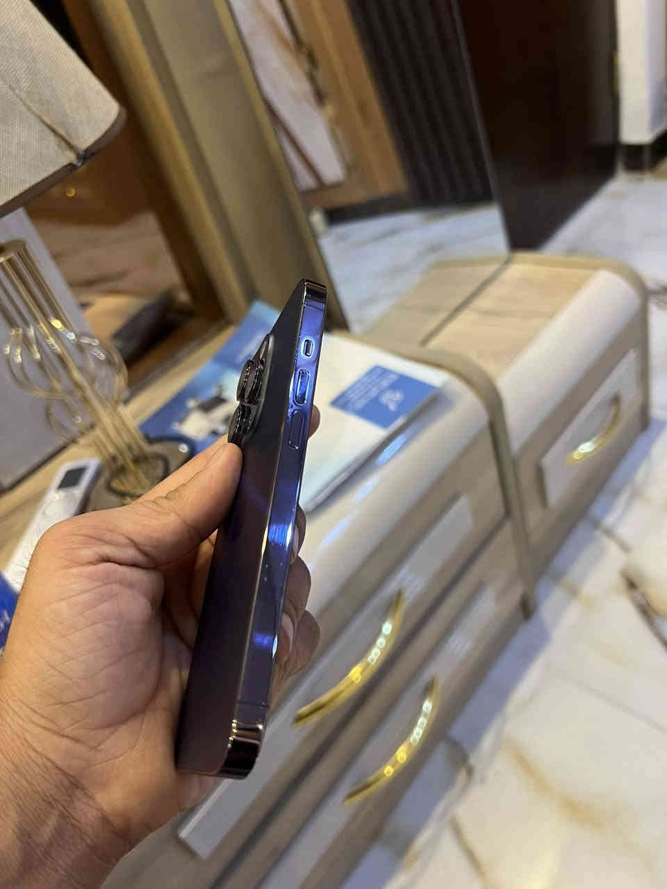 14 برو فقط 
ذاكره 256 
بطاريه 86 
شريحه الكترونيه 
مكفول من كلشي 
السعر 675 وبي مجال قليل 
مكاني بغداد المشتل 
***********
