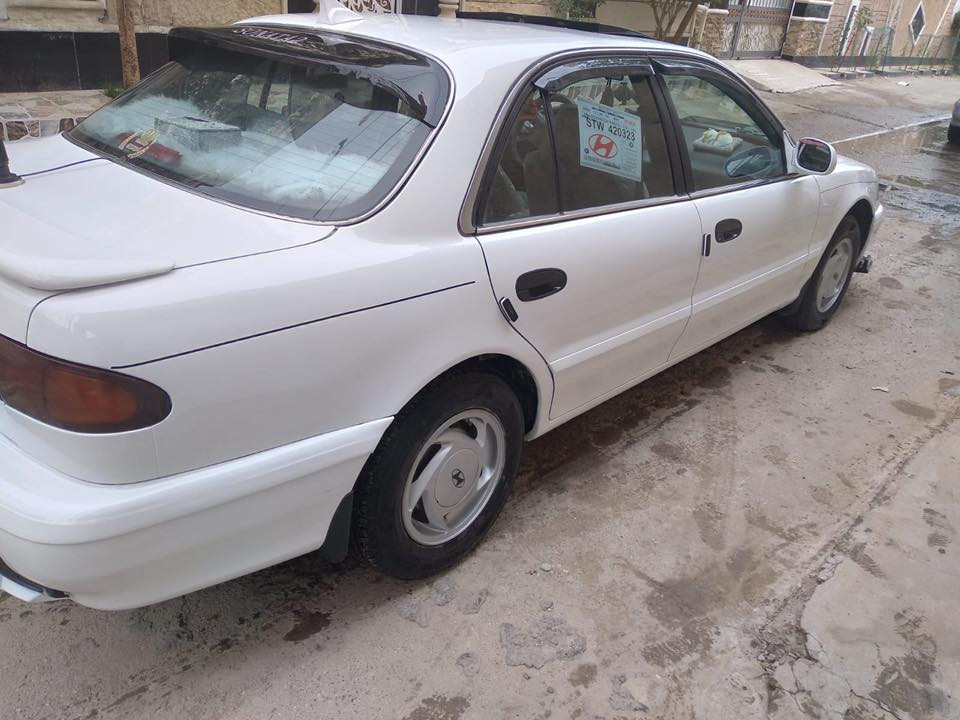 السلام عليكم سوناته ٢للبيع موديل ٩٣ مصبوغه عام لجماليه بدون ضربه كير مكينه بشرط كير عادي تبريد نقصه غاز تدفئه بيه كهربائياته كله شغاله لايت زنون رقم بغداد أنكليزي بااسمي سنويه ٣٠ السعر ٥١ وبيه مجال  اتصال ع رقم ***********
