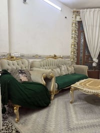 كنب • ١٠ مقاعد • قابل تفاوض