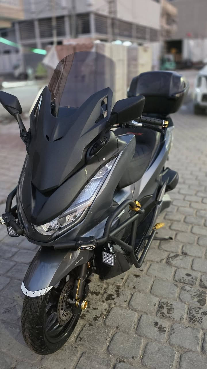 PCX 2020 رصاصي غامق (فيلي)
وارد ياباني اصلي 

مرقمه بغداد تحويل ثاني يوم 
مكينه 125 cc 

ماشيه 24.000 وقابله للزياده 

بصمه 

جهاز انذار

تشغيل عن بعد 

عنواني بغداد 

للاتسفسار 

***********

السعر على الاتصال
