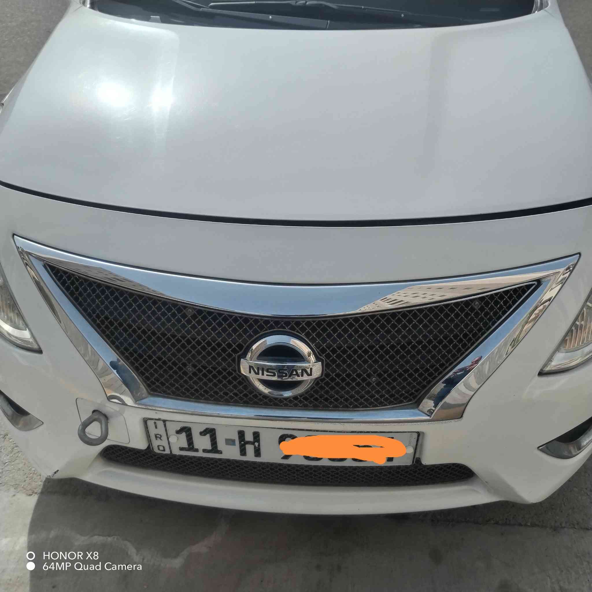 سلام عليكم... نيسان سني هندي بليتة الزركة للبيع  موديل 2018 ماشية 82 الف بيه طخة خفيفة ع كد شبر راجعة ع بارد بين باب السايق والباب الورة السايق السنوية باسمي  لل 2029  رقمها  بغداد تحويل مباشر  السيارة نظيفة  دوشمة جديدة الشراي يتصل السعر 107 وبيه مجال بسيط... مكاني بغداد/ مدينة بسماية ***********
