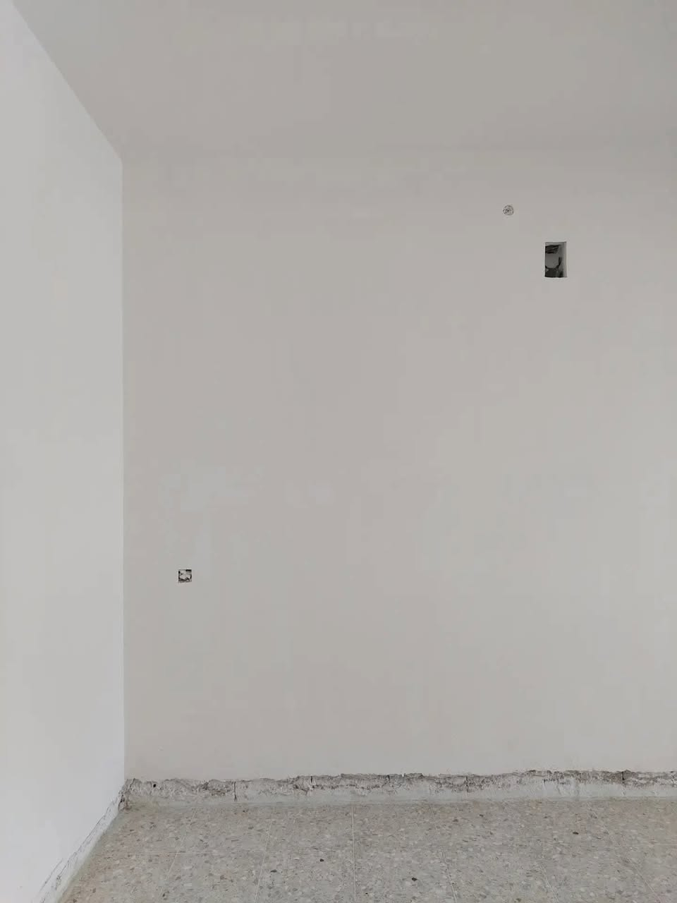 السلام عليكم كادر جص وبياض متفرغ حاليا 
الكادر متكون من ٤ خلفات 
شغل درجه اولى 
مساطر كبان وخيط 
شغل جدًا نضيف 
  التزام بالوقت والعمل 
داخل بغداد فقط
للاستفسار ***********
يوجد واتساب
