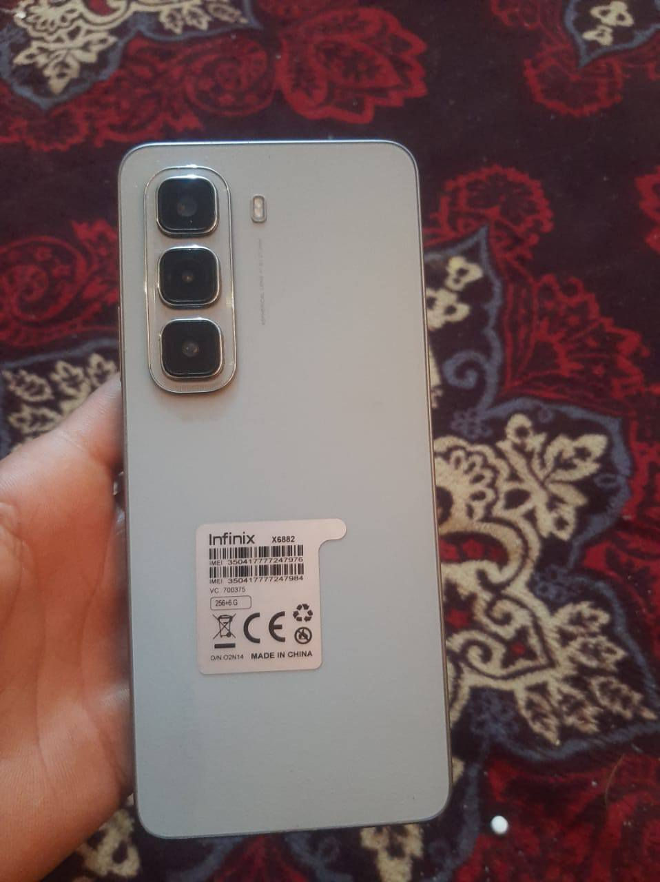 سلام وعليكم موبايل هوت 50 ذاكرة 256  صالي شهر من شتريتة جديد الموبايل كلشي ما ويا  الموبايل نضيف لا مفتوح ولا دال تصليح سعر 125 مجال قليل  مكاني بغداد شهداء  العبيدي ***********
